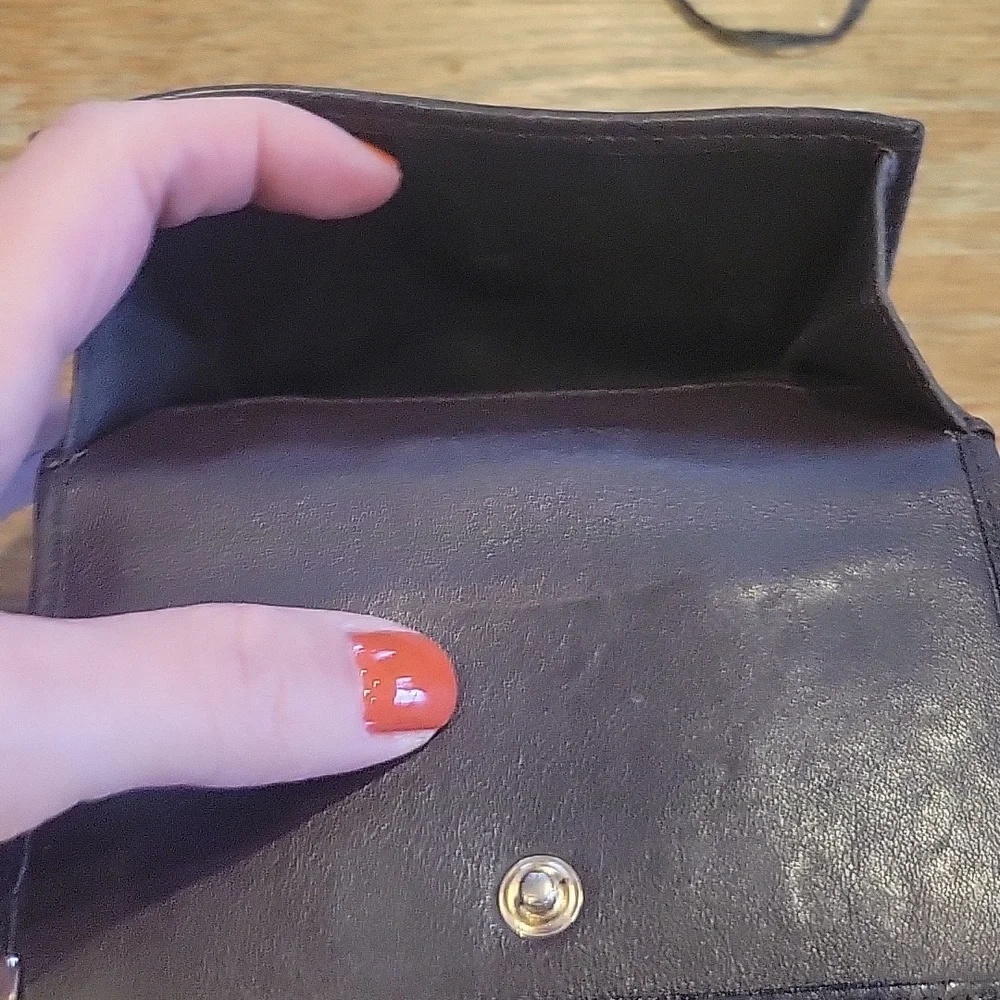 Authentic Gucci GG Wallet - Picture 4 of 7